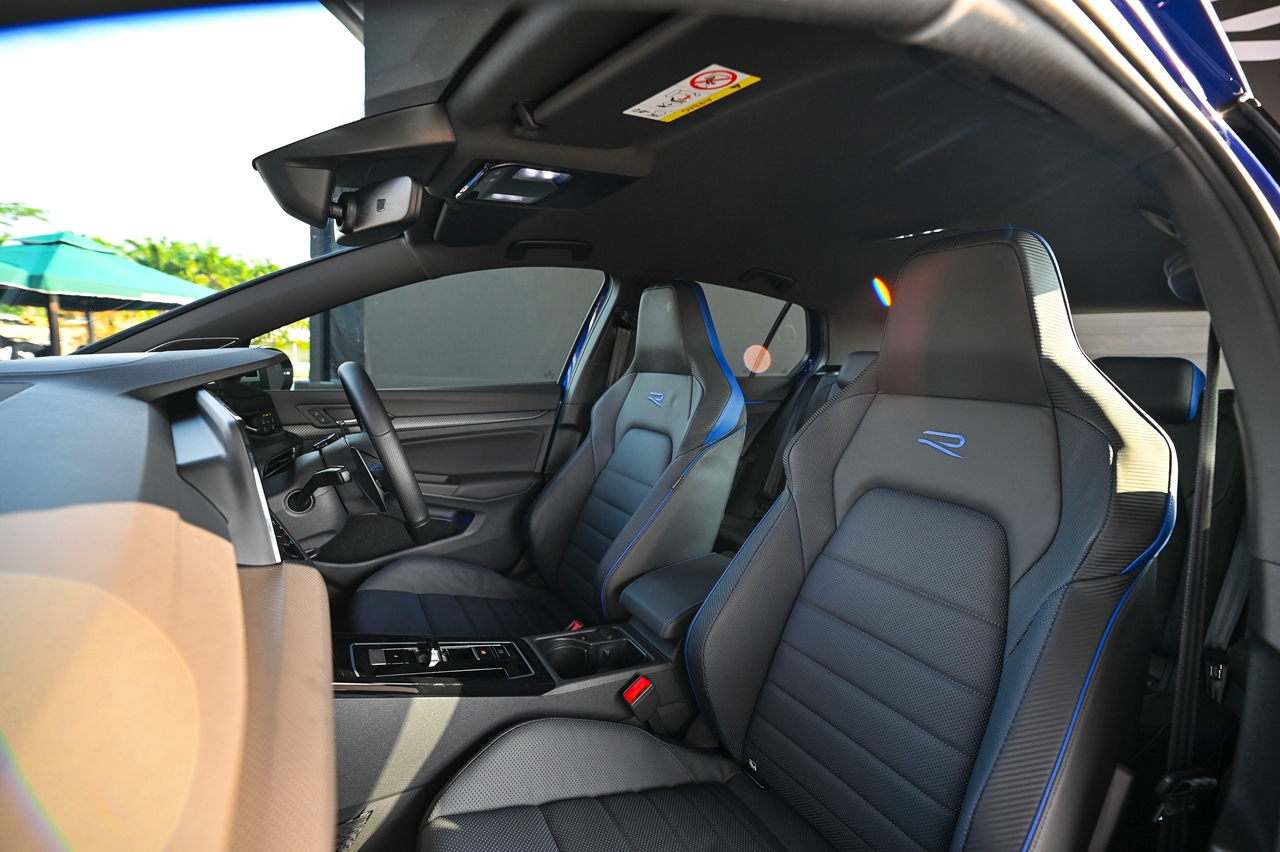 2023 Volkswagen Golf R 