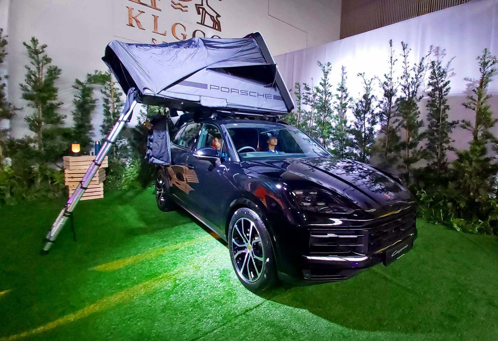 Porsche Cayenne 2023 [CKD]