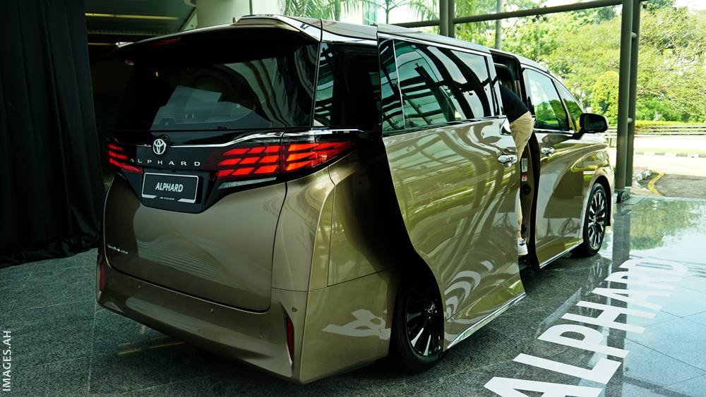 2023 Toyota Alphard