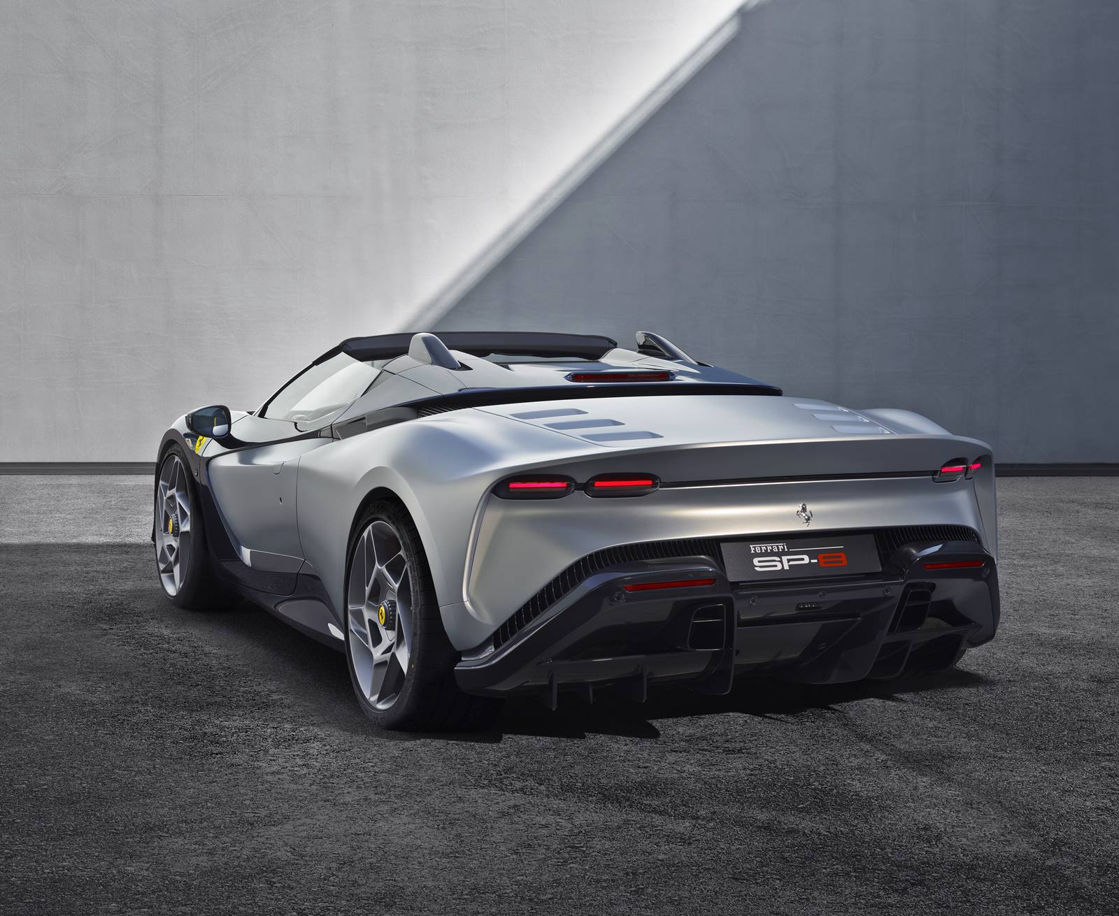 Ferrari SP-8 [2023]