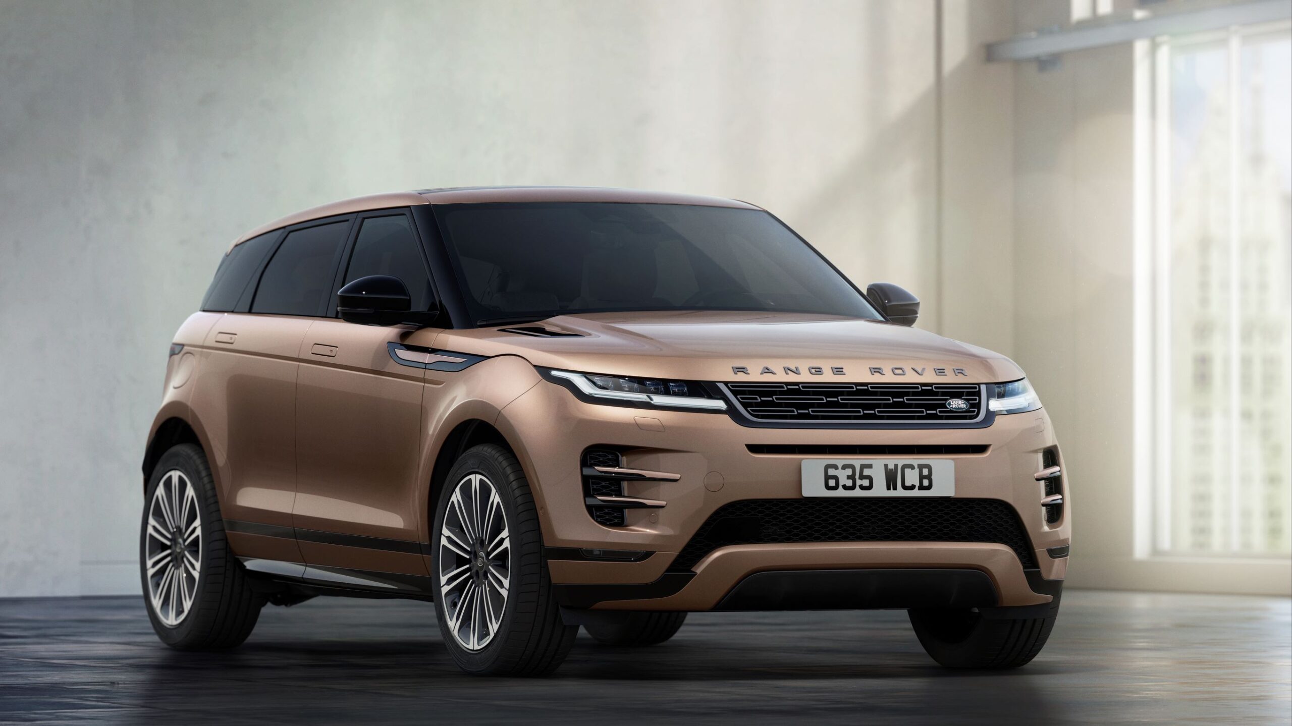 Updated Range Rover Evoque to debut in first week of 2024