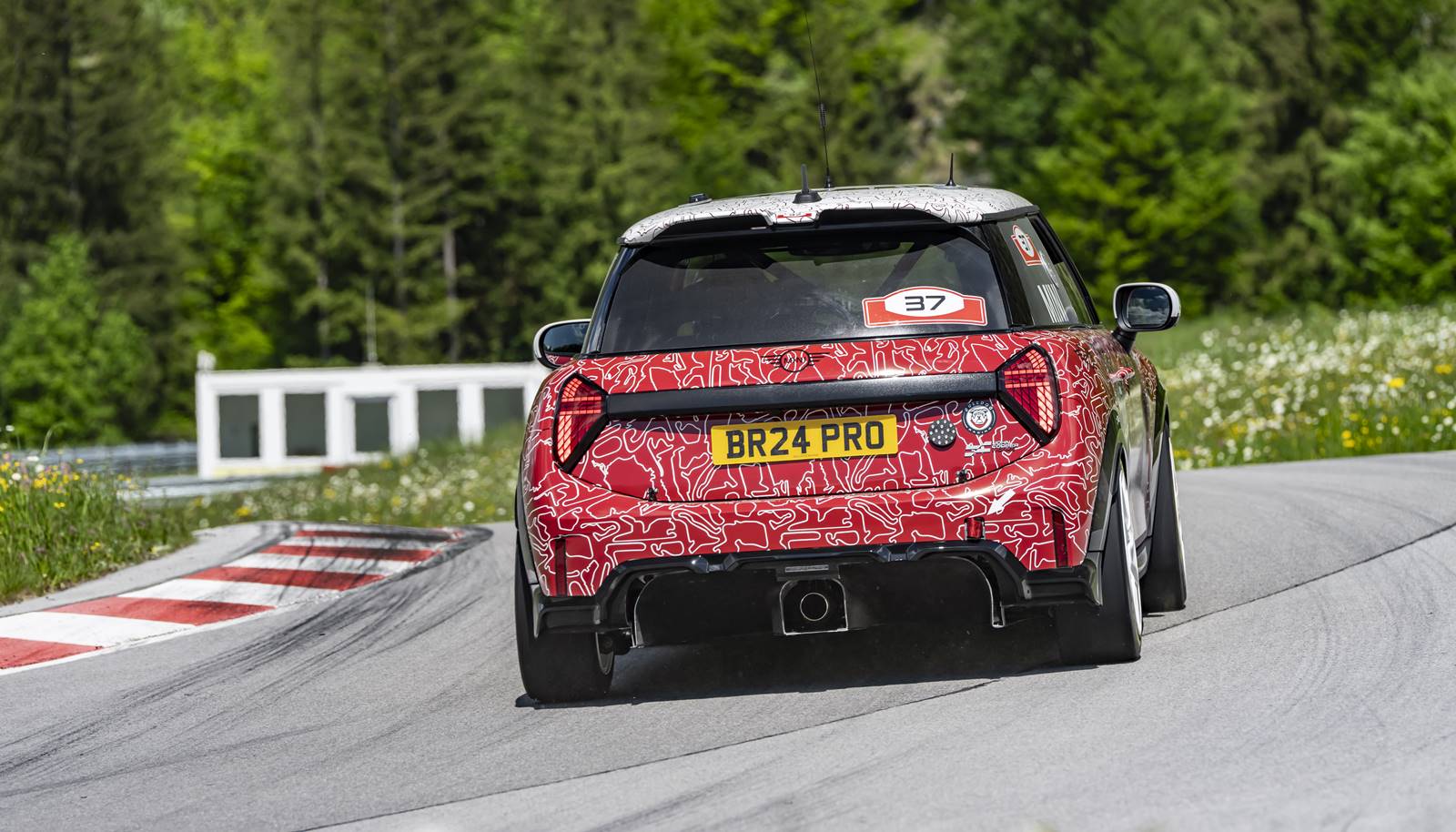 MINI JCW 2024