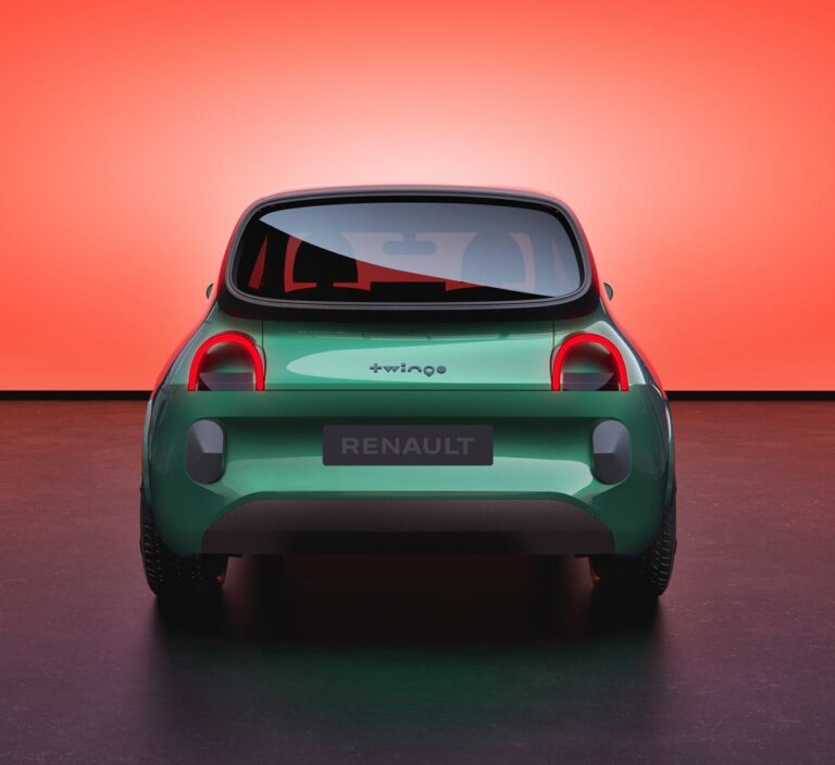 Renault Twingo E-Tech mimics memorable 1992 model