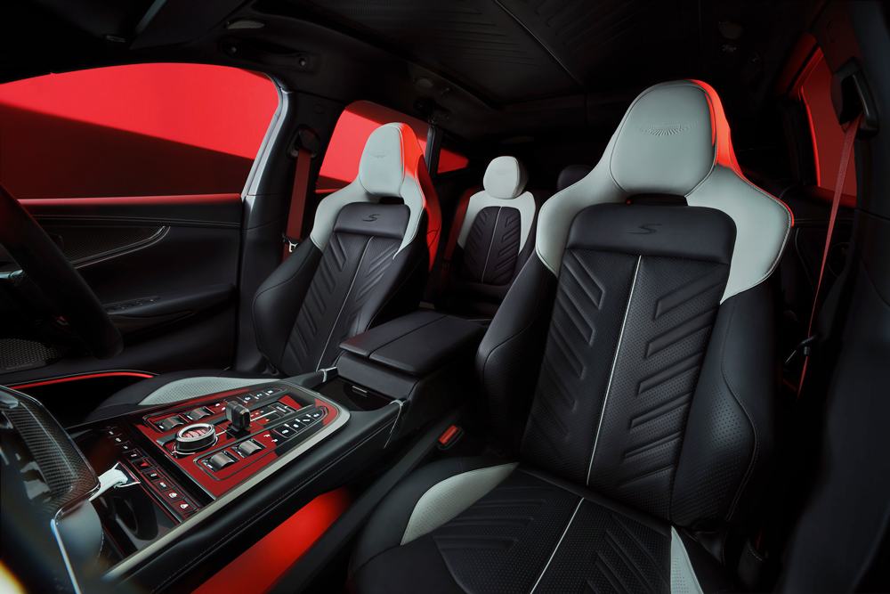 Aston Martin DBX S [2025]