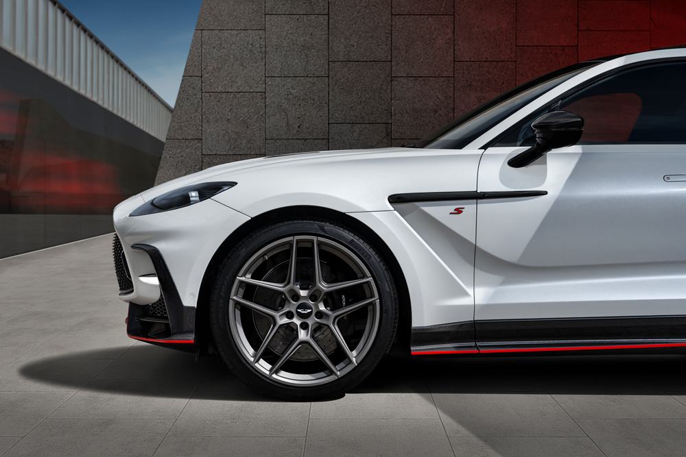 Aston Martin DBX S [2025]