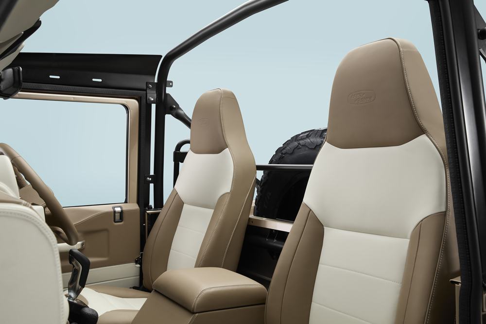 Land Rover Classic Defender V8 Soft Top [2025]