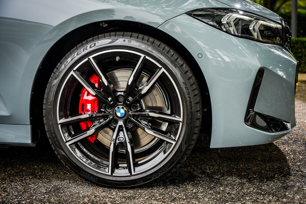 2025 BMW M340i xDrive M Sport Pro 