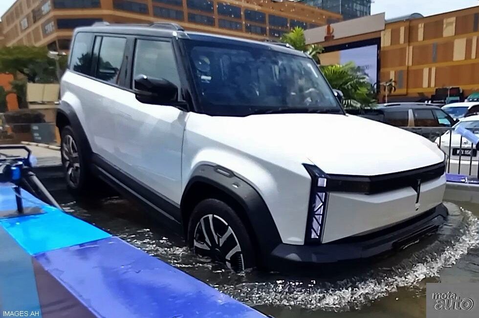 2025 iCAUR 03 EV