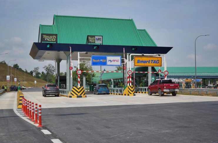 PLUS toll plaza Rawang Selatan