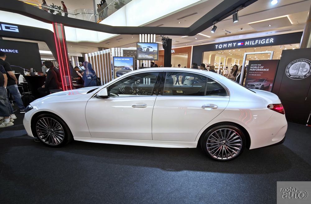 2025 Mercedes-Benz C200 AMG Line