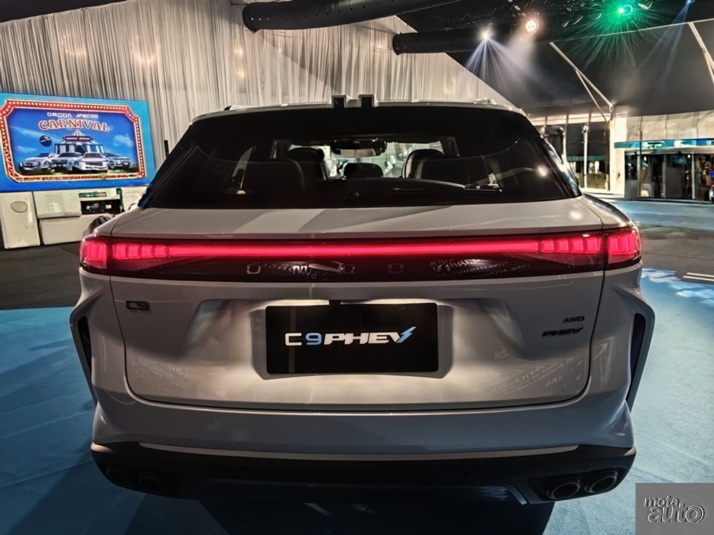 2026 OMODA C9 PHEV