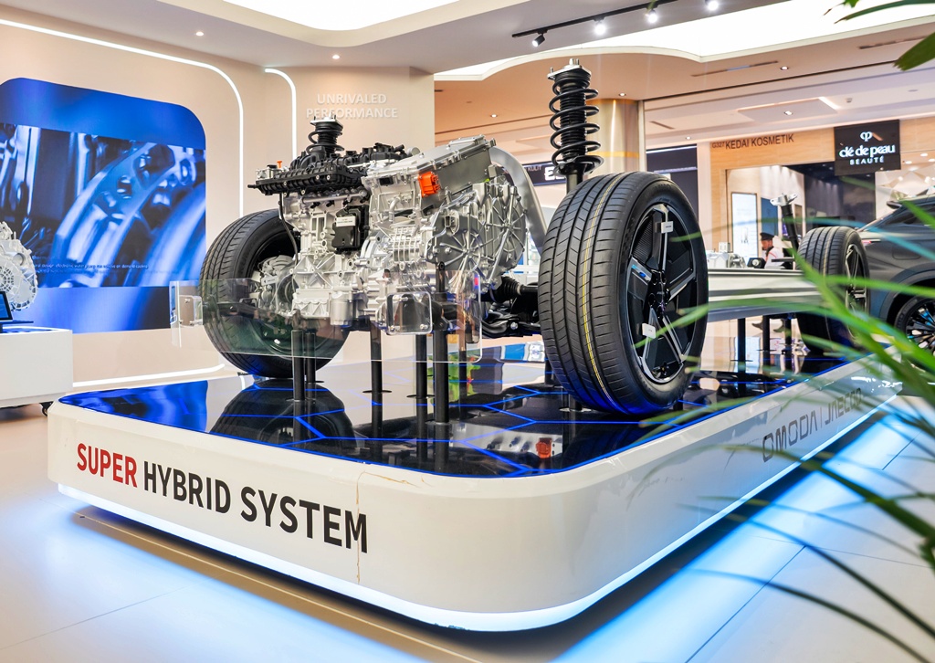2026 OMODA C9 PHEV