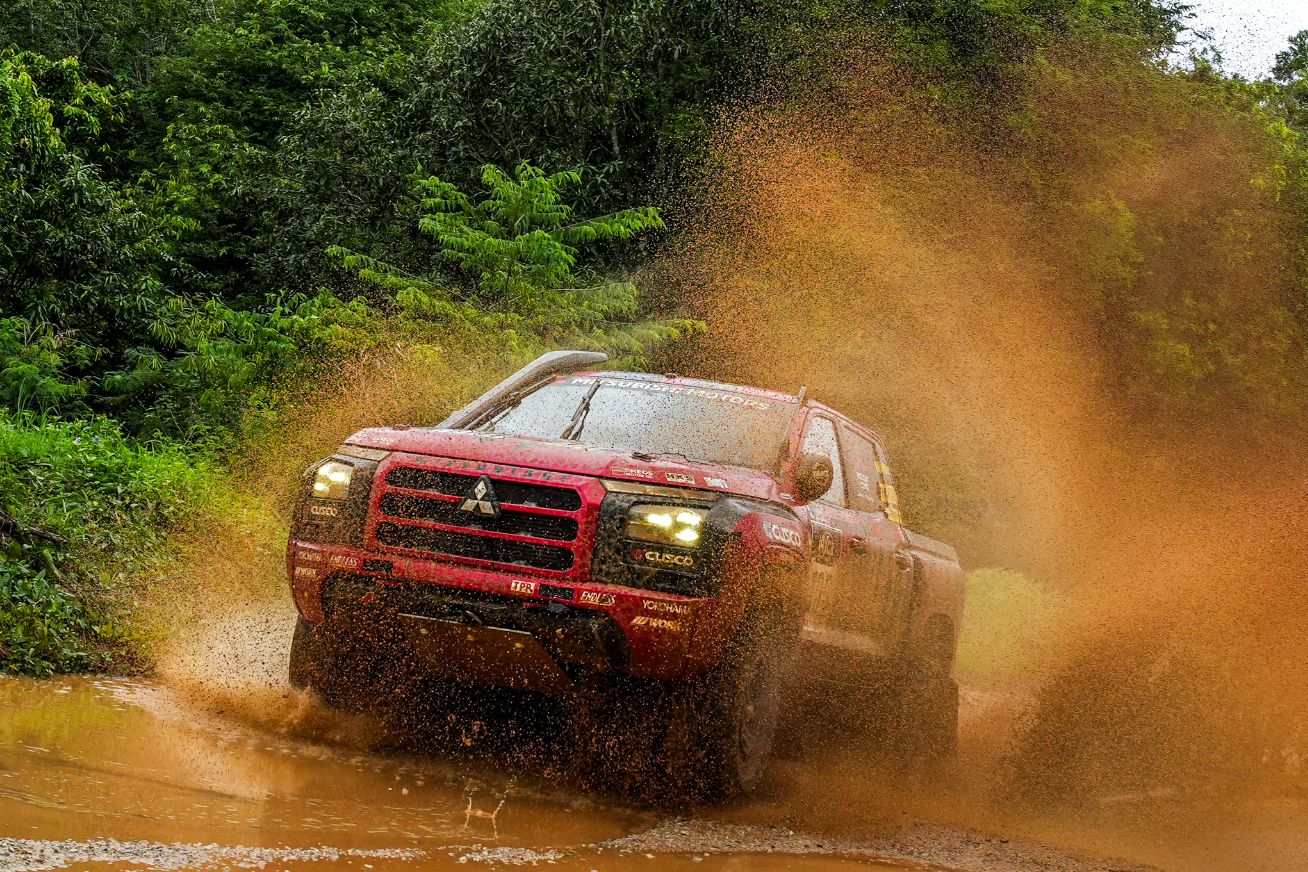 Mitsubishi Triton in AXCR 2025