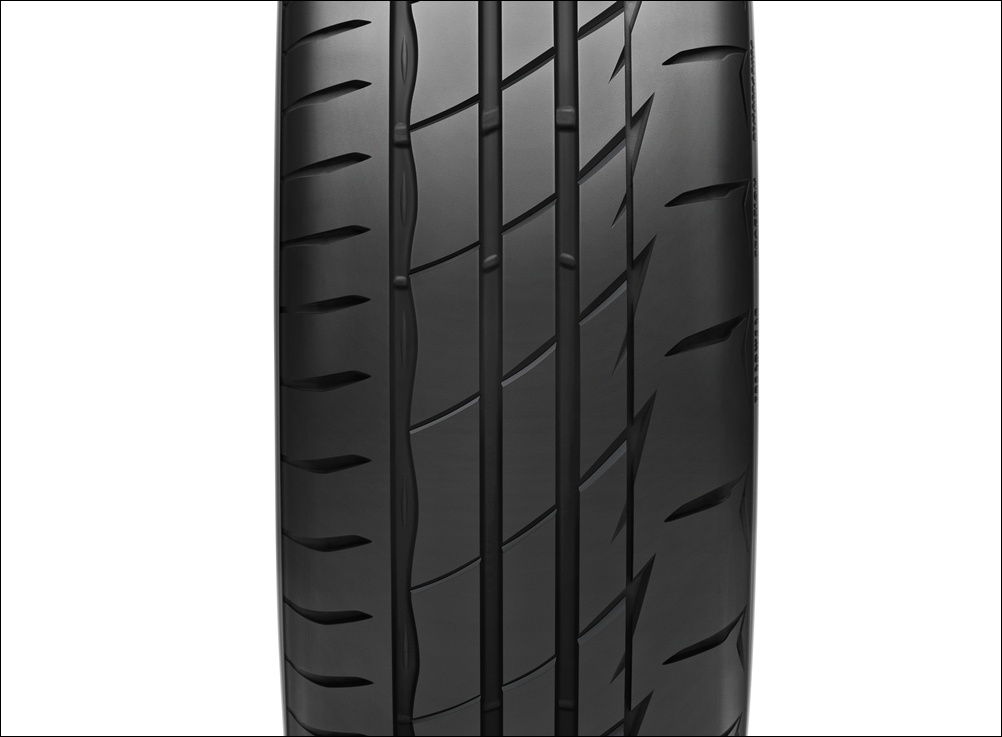 Bridgestone Potenza Adrenalin RE005