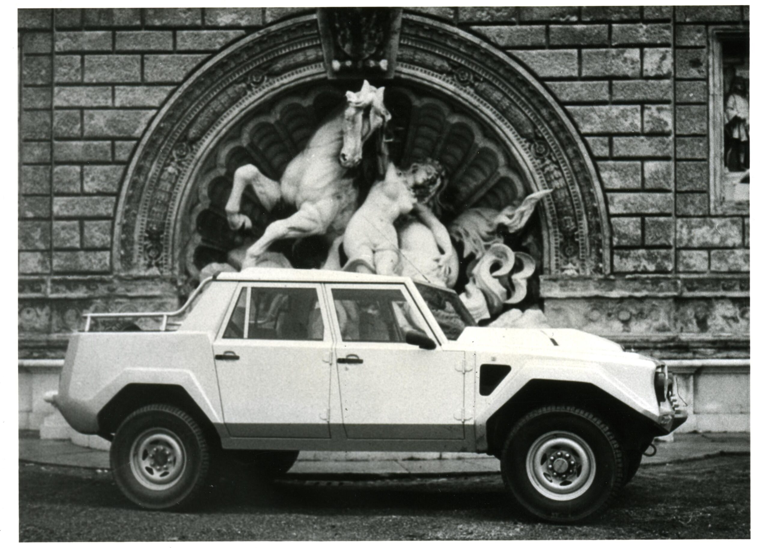 1986 Lamborghini LM002