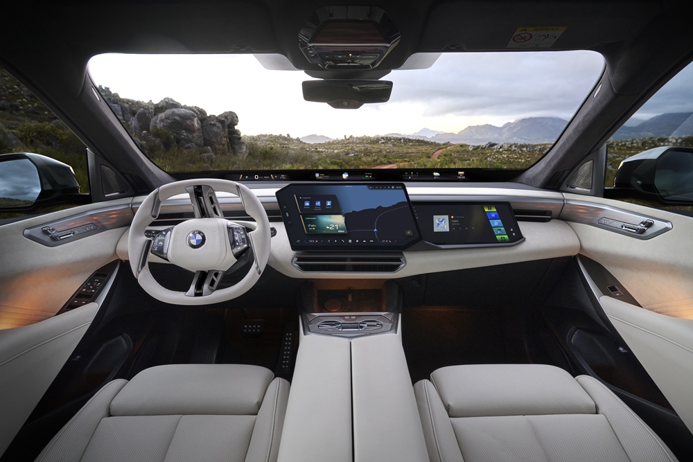 BMW X5 AND iX5 [2026]