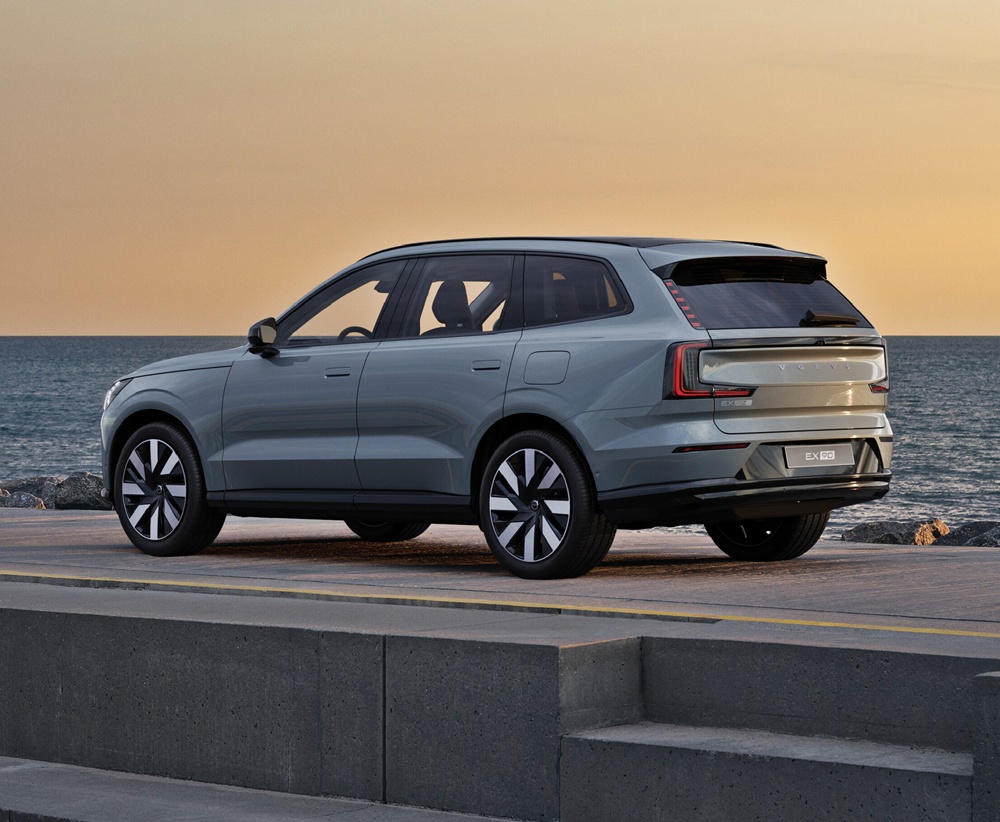 2026 Volvo EX90 EV