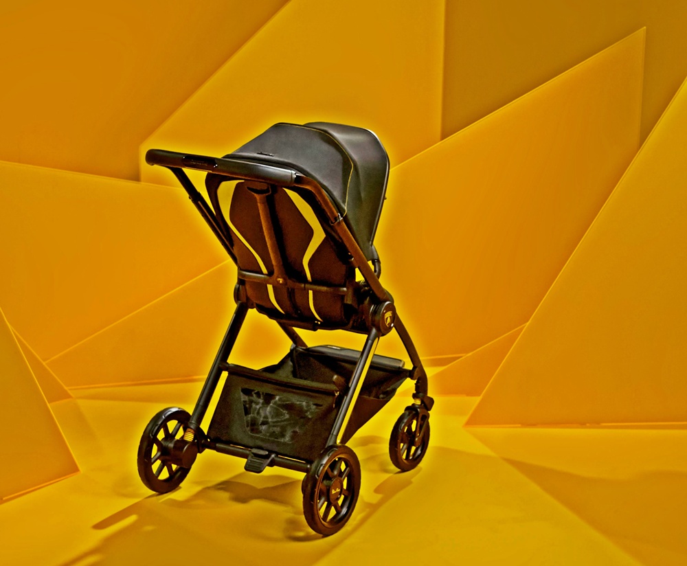 Lamborghini x Silver Cross Reef AL Giallo stroller