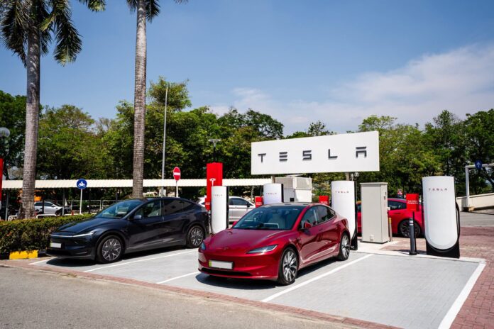 Tesla Supercharger for EV