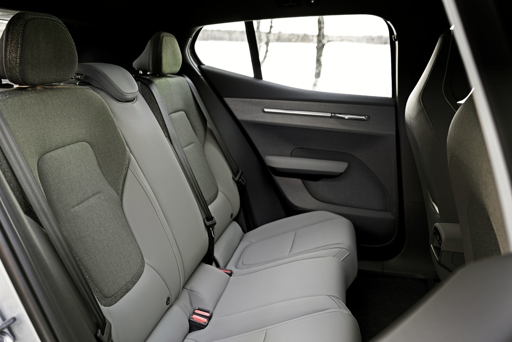 2026 Volvo EX30 Cross Country EV