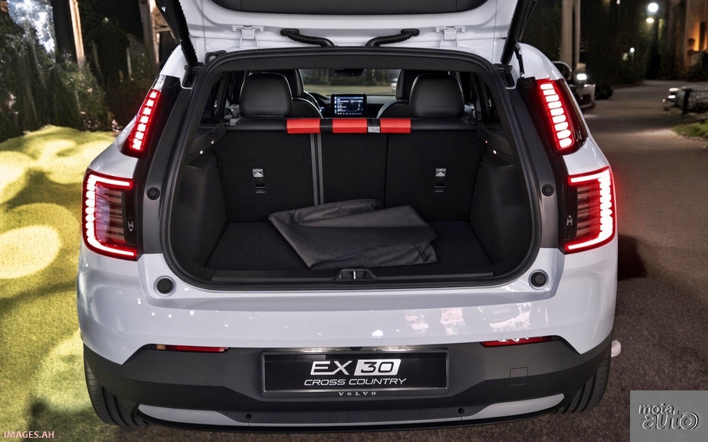 2026 Volvo EX30 Cross Country EV