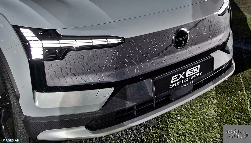 2026 Volvo EX30 Cross Country EV