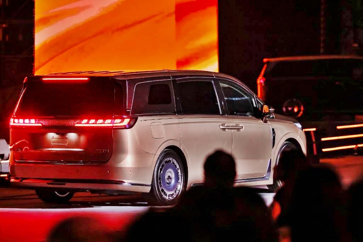 Dongfeng VOYAH Dream 9 PHEV (2026)