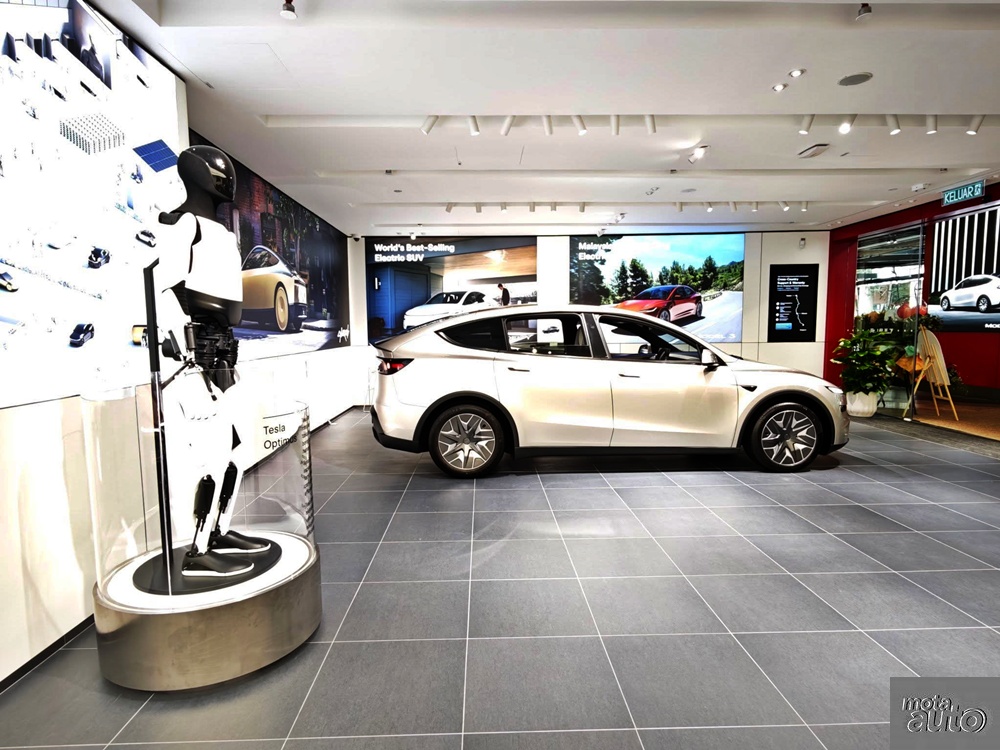 Tesla Experience Centre at MidValley Megamall KL