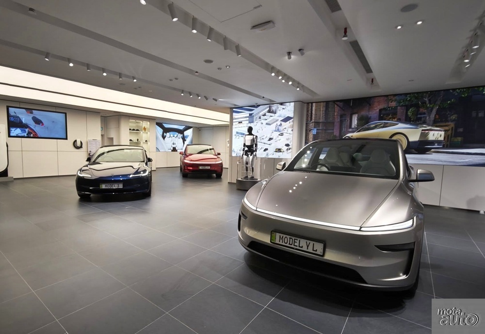 Tesla Experience Centre at MidValley Megamall KL